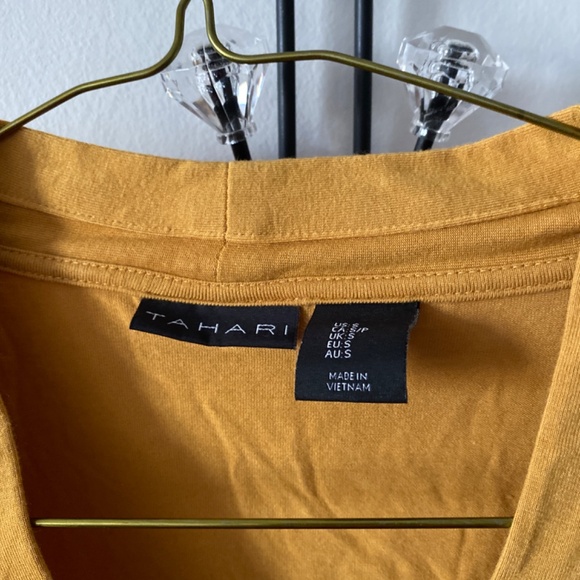 Tahari rayon/viscose mustard colour size S T-shirt - Picture 3 of 4